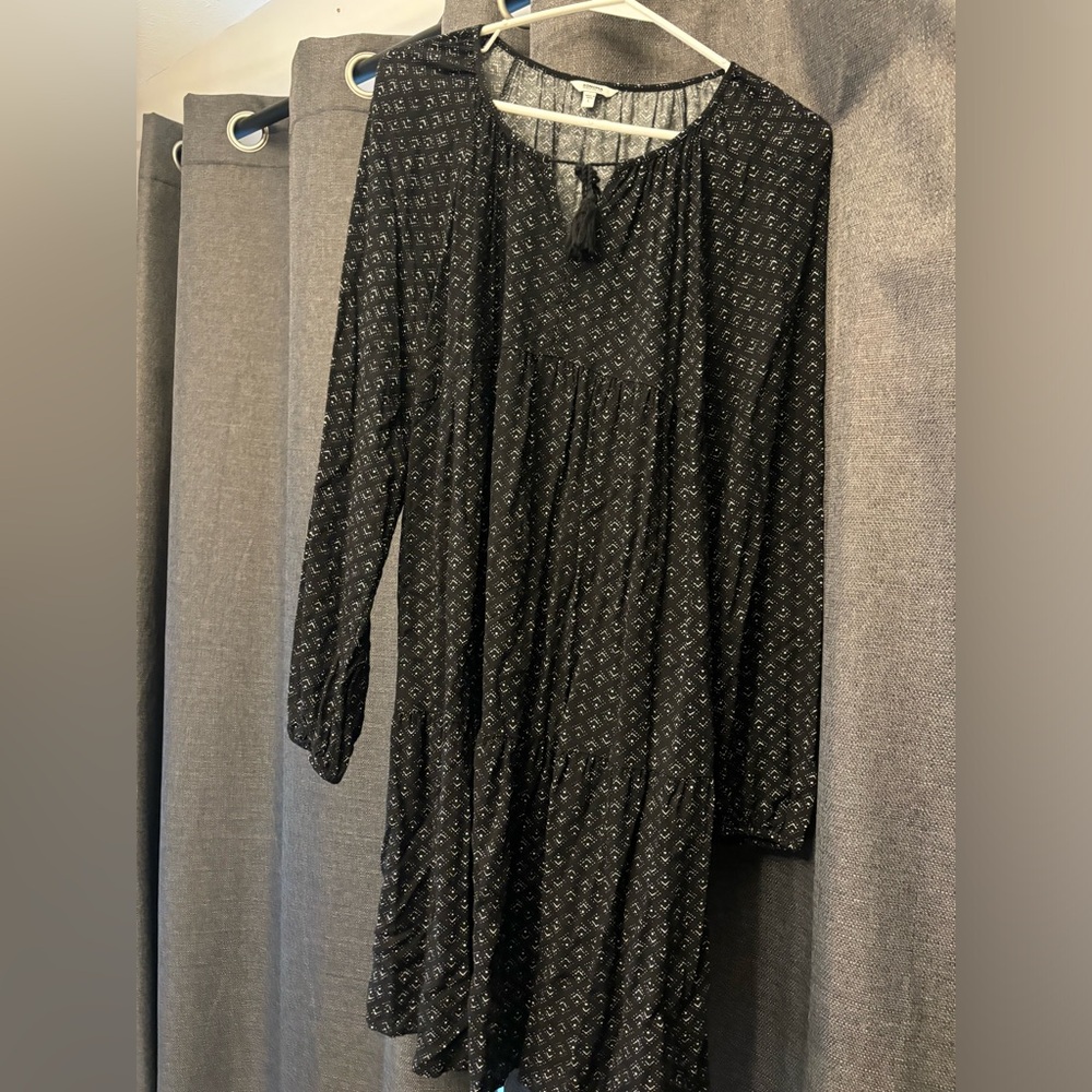 Beautiful black, long sleeve dress!